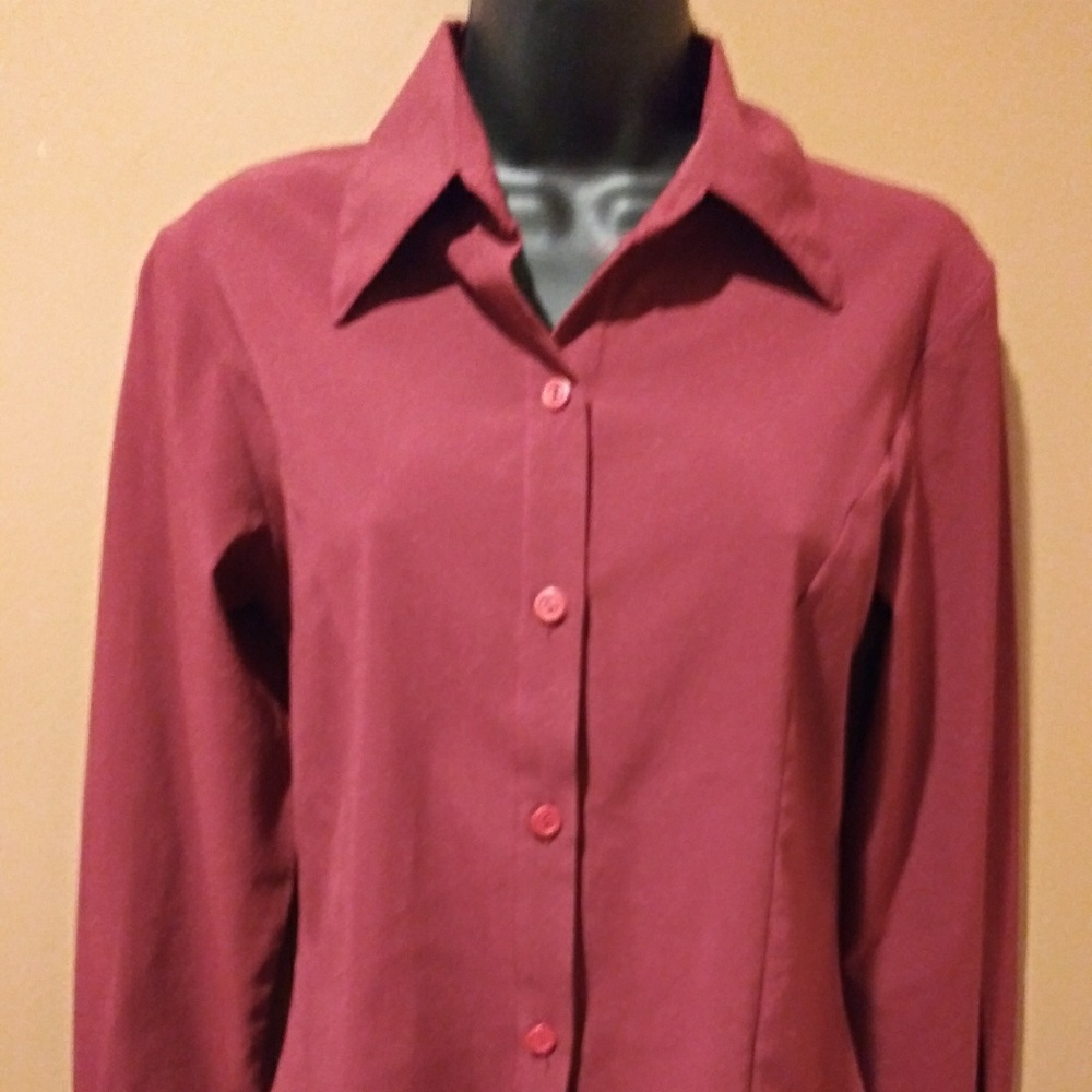 Red Crimson Button Up Blouse Shirt sz Medium